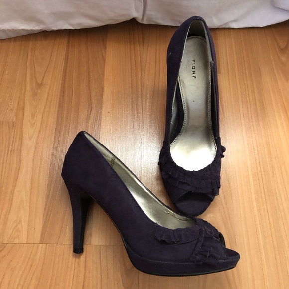Purple Pumps with Ruffles - Picture 5 of 5